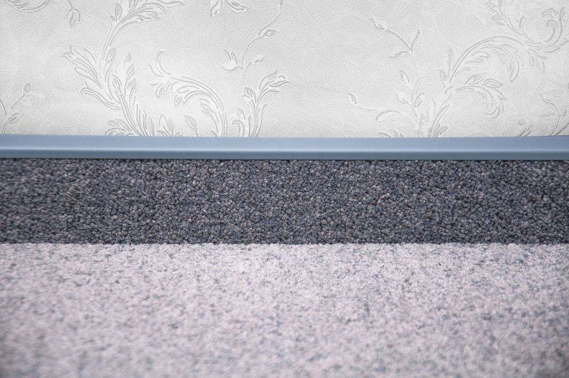 Плинтус для ковролина "Korner" Listwa графит (2500*13,8*50 мм) — купить в Воронеже
