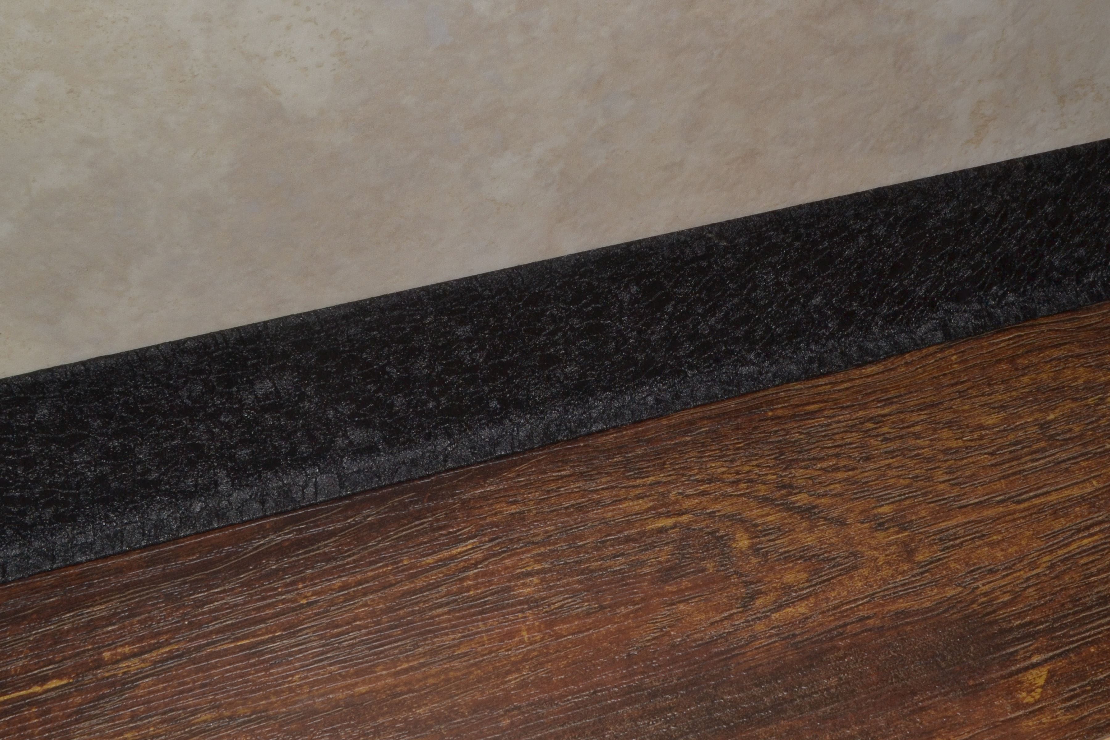 Плинтус алюминиевый L-образный текстура кожи черная (2500*11*60 мм) — купить в Воронеже